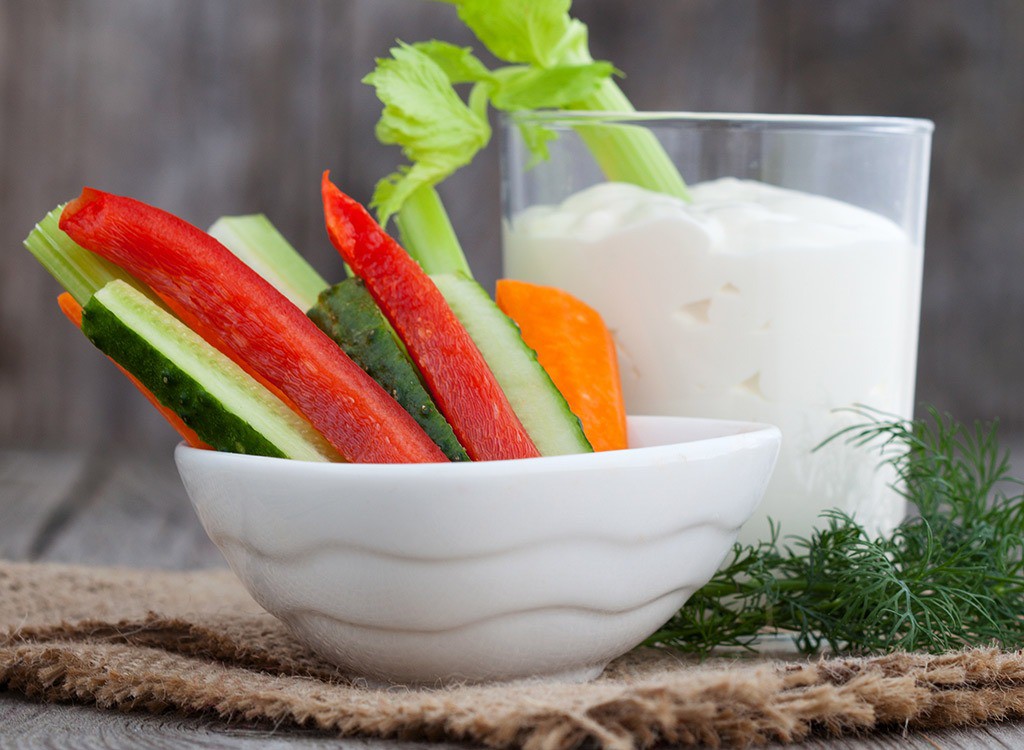 veggies-yogurt-dip