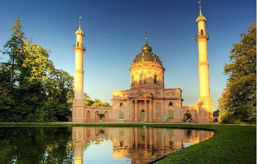 Wisata Religi di Masjid Terbesar dan Terkecil di Dunia