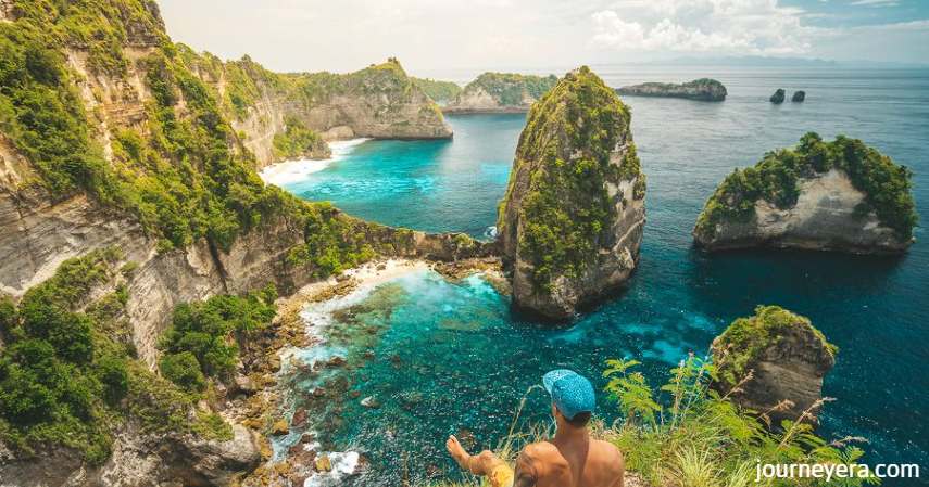 5 Tempat Berselancar di Indonesia yang Wajib Dijajal Anak  