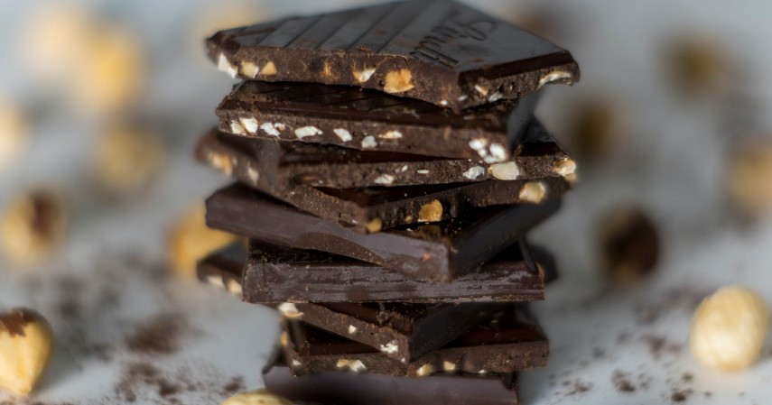 Pabrik Cokelat Lindt Sprungli - Lima Negara yang Terkenal Ramah Wisata Halal