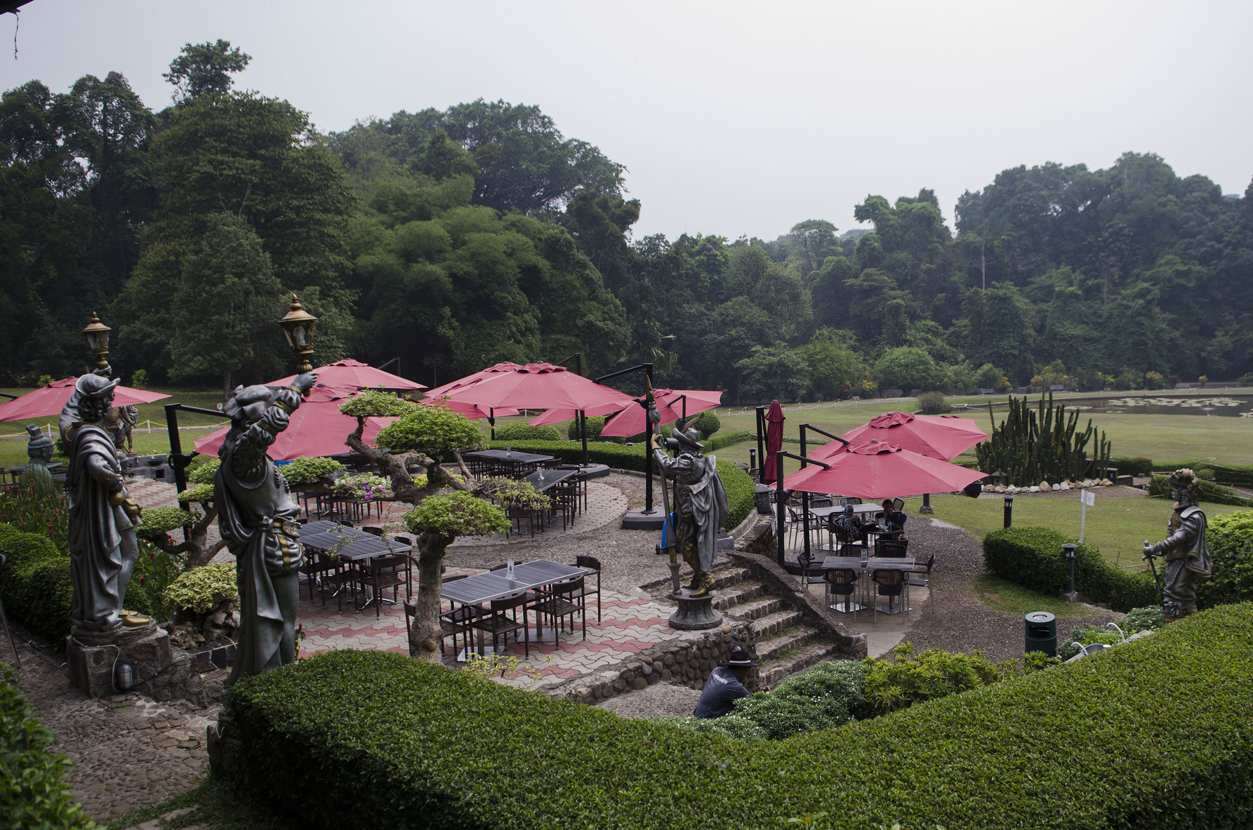 Grand Garden Resto & Cafe - 10 Restoran Romantis untuk Dinner di Bogor, Ajak Pasanganmu ke Sini