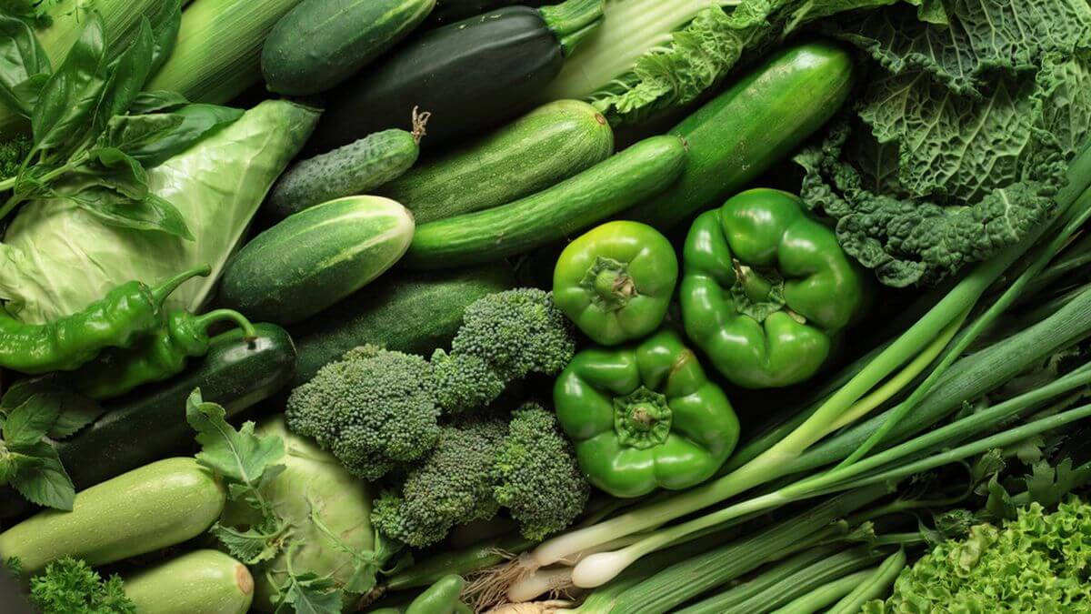 Sayuran hijau - Pengen Lebih Sehat di 2020 Konsumsi 10 Jenis Makanan Ini