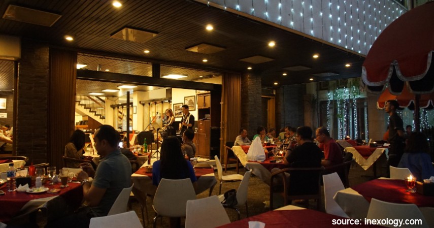 Braga Permai - 10 Tempat Makan Romantis di Bandung Murah Mulai 50 Ribu-an
