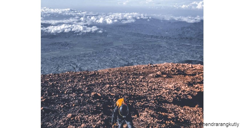 Gunung Kerinci - Setelah Virus Corona Mereda Berbagai Wisata Seru di Jambi Ini Bisa Kamu Kunjungi
