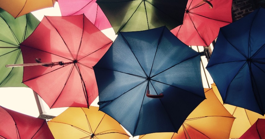 Perlengkapan hujan - 4 Bisnis yang Bisa Kamu Tekuni Saat Musim Hujan