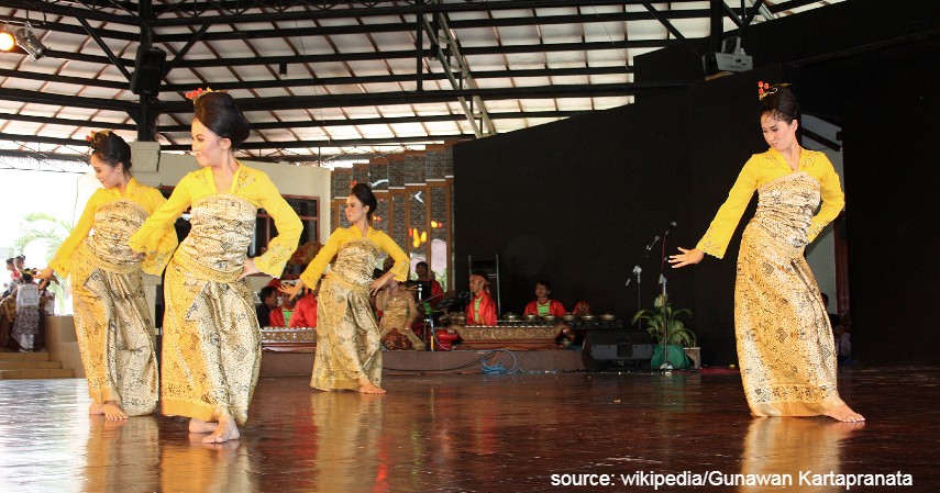 Tari Jaipong - Jawa Barat Dengan Kesenian Tradisionalnya