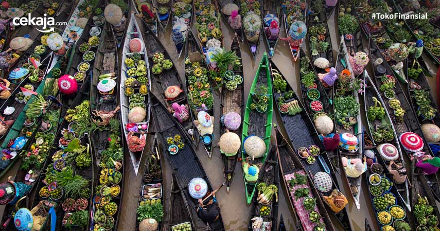 Pasar terapung di Indonesia yang wajib dikunjungi
