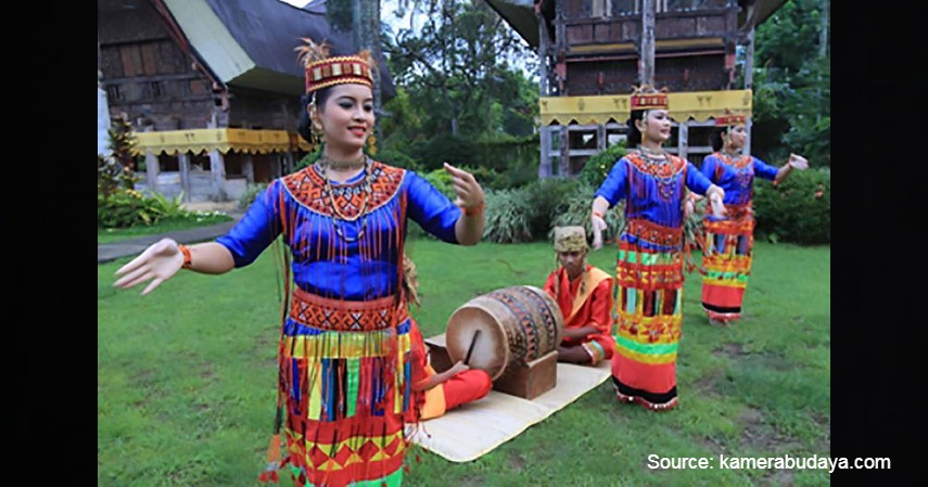 Tari Paâ€™Gellu - 11 Kesenian Tradisional Sulawesi Selatan yang Membanggakan, Patut Dilestarikan!.jpg