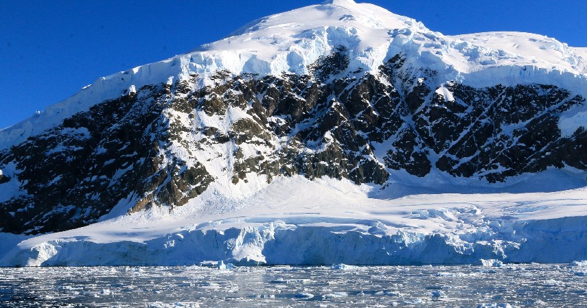 Antartika - Daftar Negara yang Mewajibkan Asuransi Perjalanan Luar Negeri
