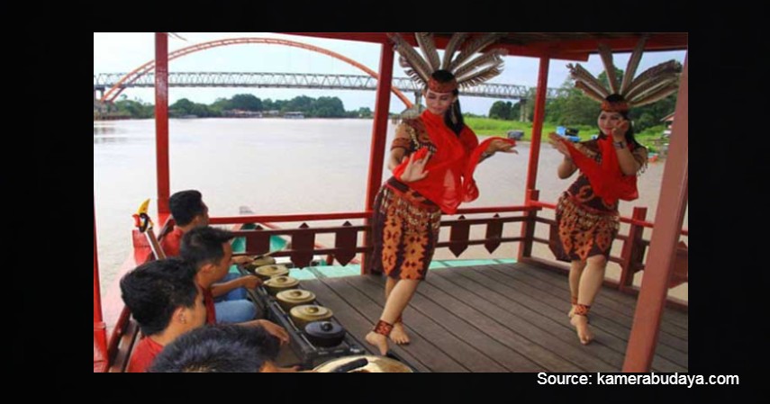 Tari Putri Melawen - 12 Kesenian Tradisional Kalimantan Tengah Terlengkap