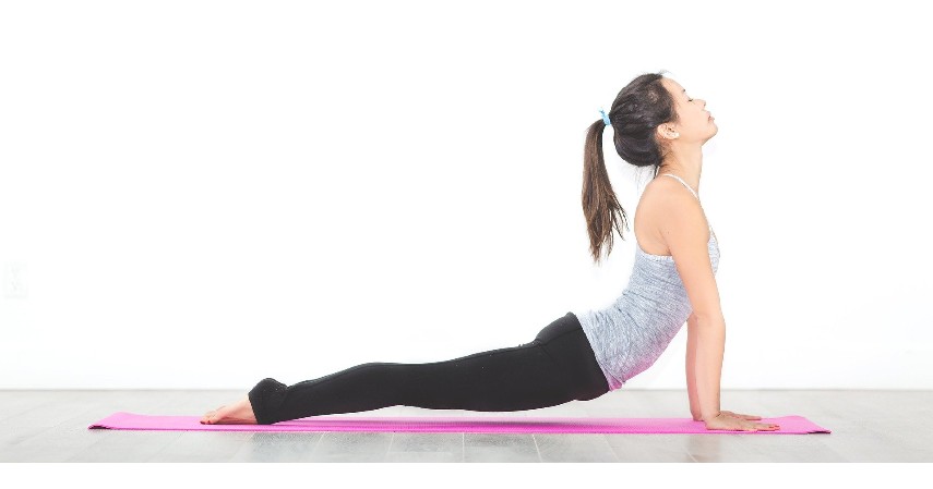 Yoga - 18 Cara Mengecilkan Lengan Berlemak Paling Efektif