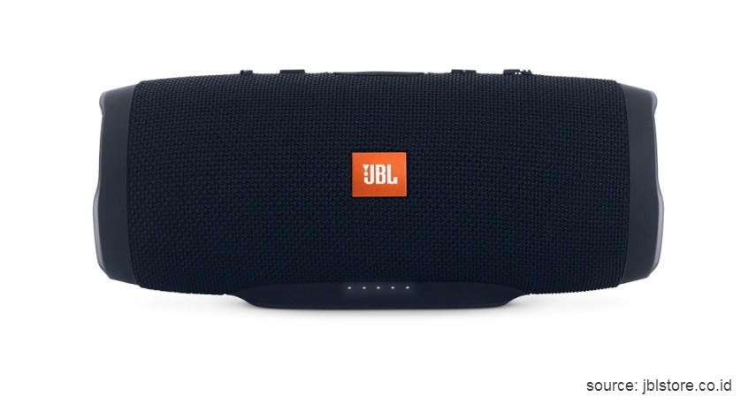 JBL Charge 3 - 10 Merek Speaker Bluetooth Terbaik Murah Praktis