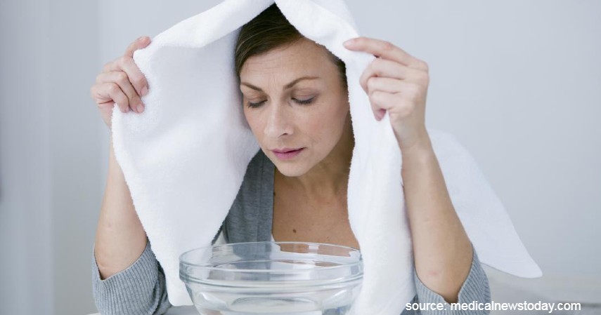 Menghirup Uap - Cara Mengatasi Sinusitis Secara Alami di Rumah