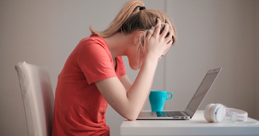 Menurunkan Kadar Stres - 10 Manfaat Tidur Siang yang Bantu Jaga Kesehatan Tubuh