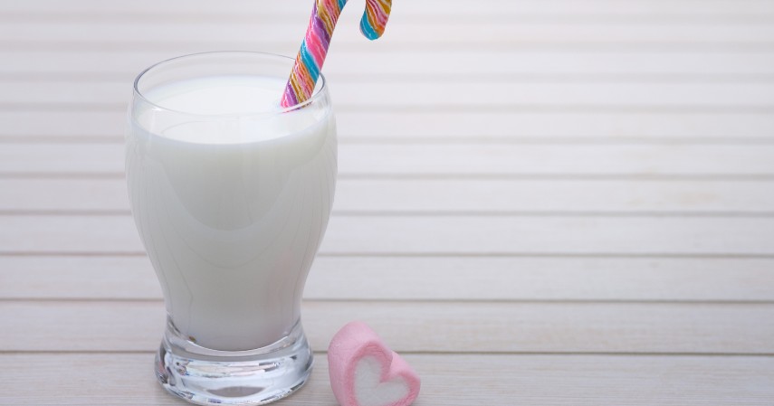 Susu - 15 Makanan untuk Mengatasi Insomnia Dijamin Bikin Tidur Nyenyak