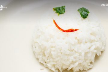 7 Cara Mengatasi Anak yang Takut Makan Nasi Tanpa Harus Memaksa