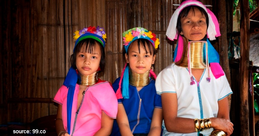 Tradisi Aneh Kaum Wanita di Dunia - Tradisi cincin leher Thailand