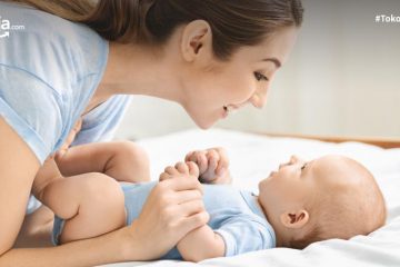10 Tips Berbicara kepada Bayi, Perhatikan Mimik Wajahnya Ya Mom!
