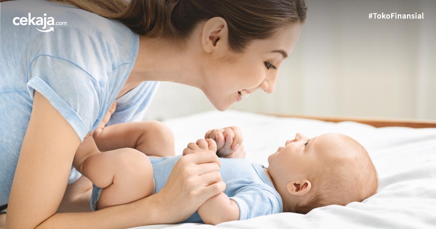 10 Tips Berbicara kepada Bayi, Perhatikan Mimik Wajahnya Ya Mom!