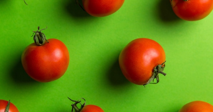 Tomat - 10 Jenis Buah yang Tidak Boleh Disimpan di Kulkas