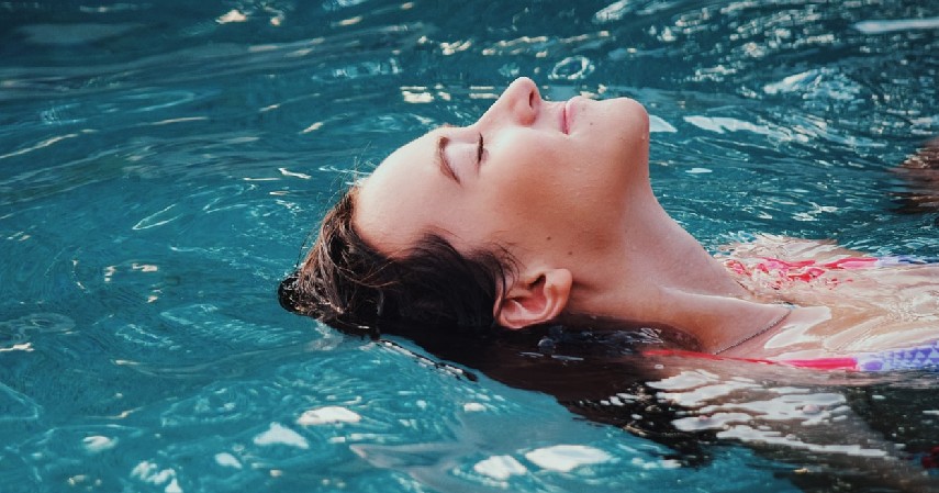 Berenang - 8 Olahraga Pereda Stress yang Bisa Kamu Lakukan Sendiri