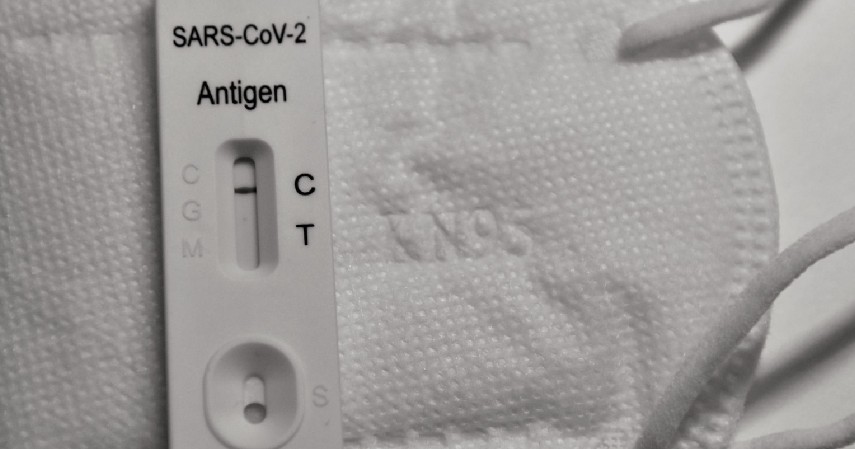 Rapid Test dan PCR - 7 Tips Liburan Akhir Tahun di Masa Pandemi