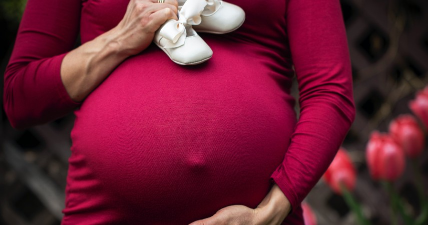 Hak cuti hamil dan melahirkan - 8 Hak Pekerja Wanita