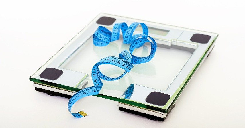 Menjaga berat badan - Cara Mengatasi Siklus Haid Tidak Teratur