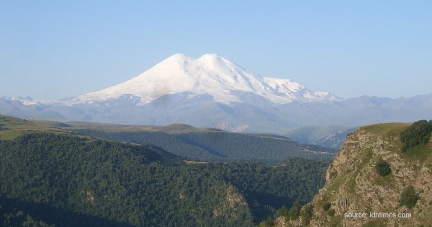 Elbrus - Gunung Tertinggi di Dunia