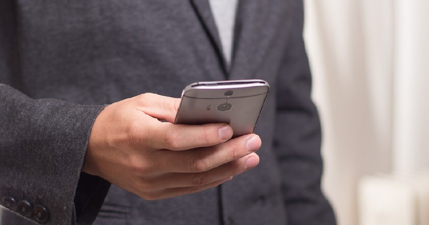 Lewat SMS - Ciri-ciri Penipuan Lowongan Kerja Via Online!