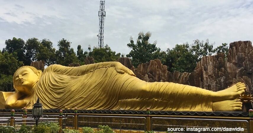 Patung Budha Tidur Mojokerto - 7 Destinasi Wisata Lokal Rasa Luar Negeri