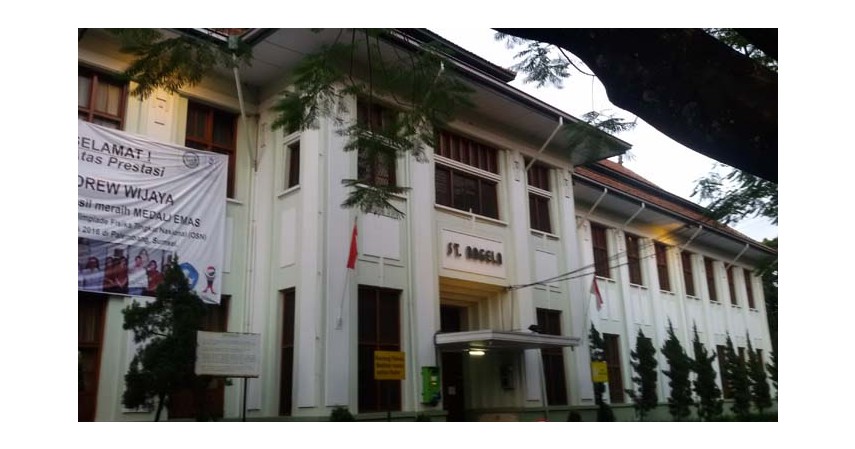 St. Angela - SMA Swasta Terbaik di Bandung
