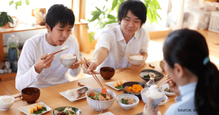 Mendahulukan yang Lebih Tua - Kebiasaan Makan Orang Korea