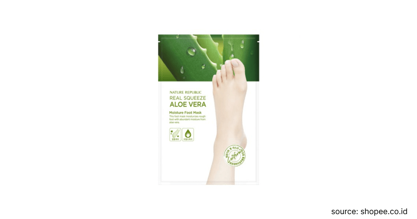 Nature Republic – Real Squeeze Aloe Vera Peeling Foot Mask - Merk Masker Kaki Terbaik