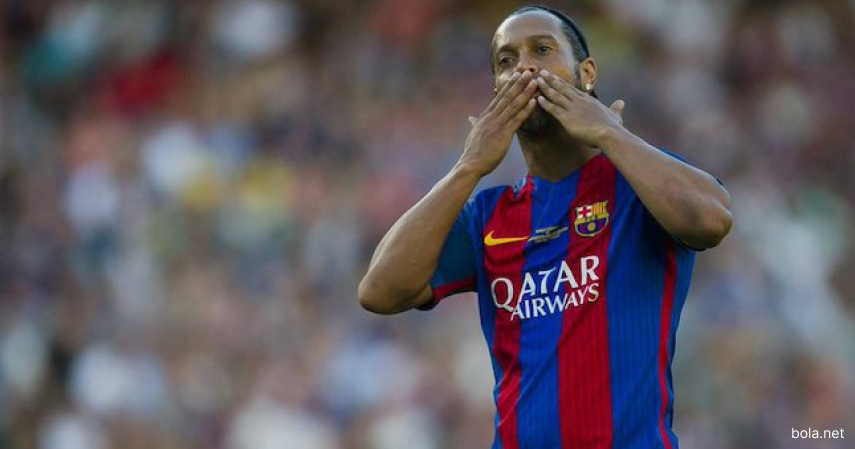 1. Ronaldinho - Deretan Atlet yang Bangkrut, Apa Penyebabnya