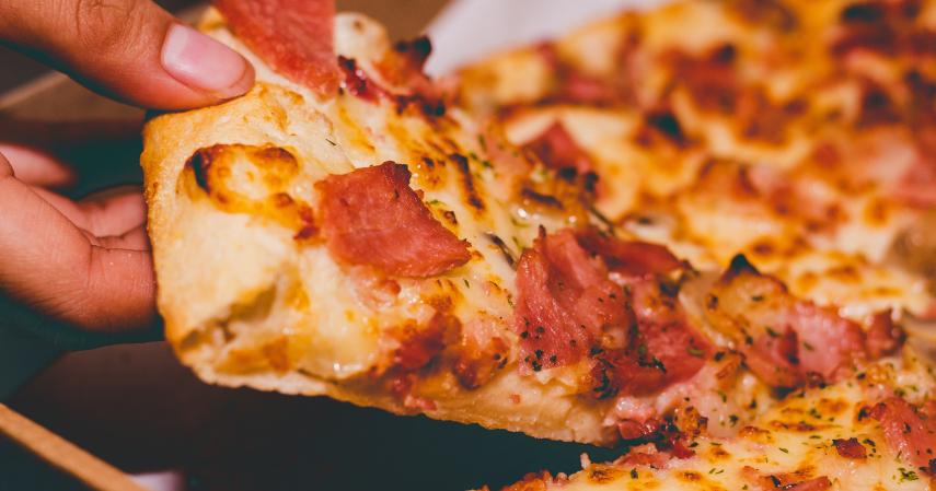 2. Pizza Hut - Berbagai Promo Kartu Kredit CIMB OCTO Card Bulan Februari 2022 yang Wajib Kamu Nikmati