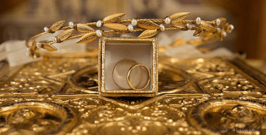 4. Perhiasan Emas - Barang yang Bisa Digadaikan