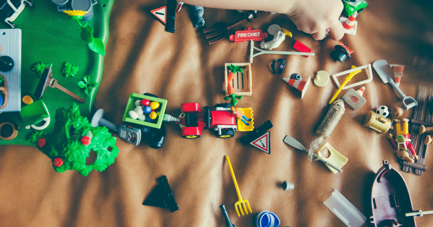 2. Gunakan mainan yang bisa merangsang daya imajinasi - 5 Jenis Mainan Edukasi yang Aman untuk Anak Usia 2-3 Tahun