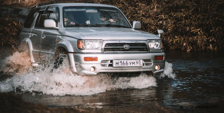 Kawasan Banjir - Membeli Mobil MPV